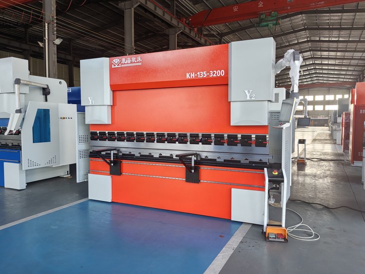 电液数控折弯机WE67K-135T3200 红 (ET17 同心模)