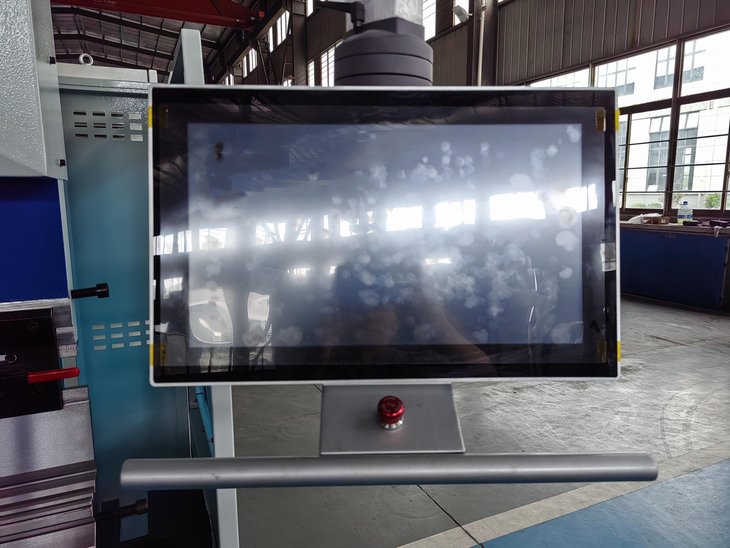 ��Һ���������WE67K-180T3200 �� (ET17 �ķ�ģ)