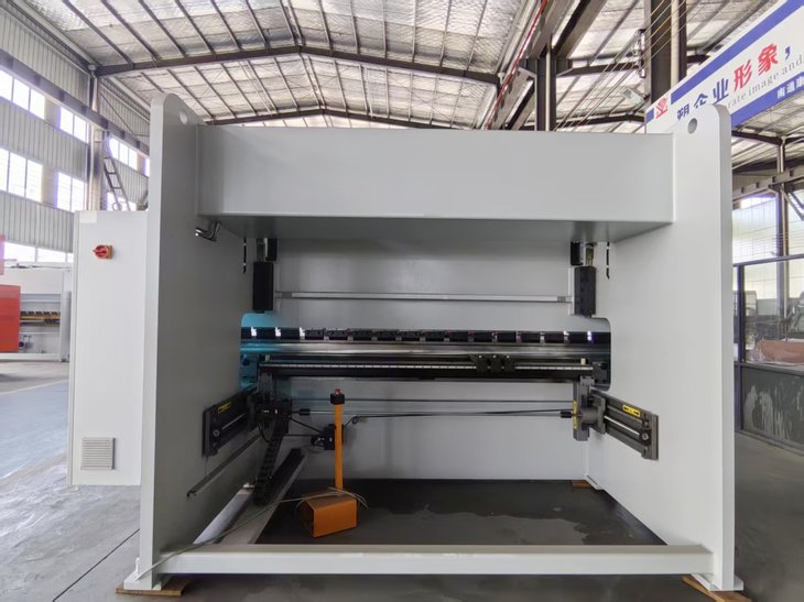 ��Һ���������WE67K-220T3200 �� (MT15, �ķ�ģ)